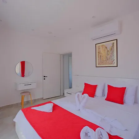 Marelina Kalkan Apartment